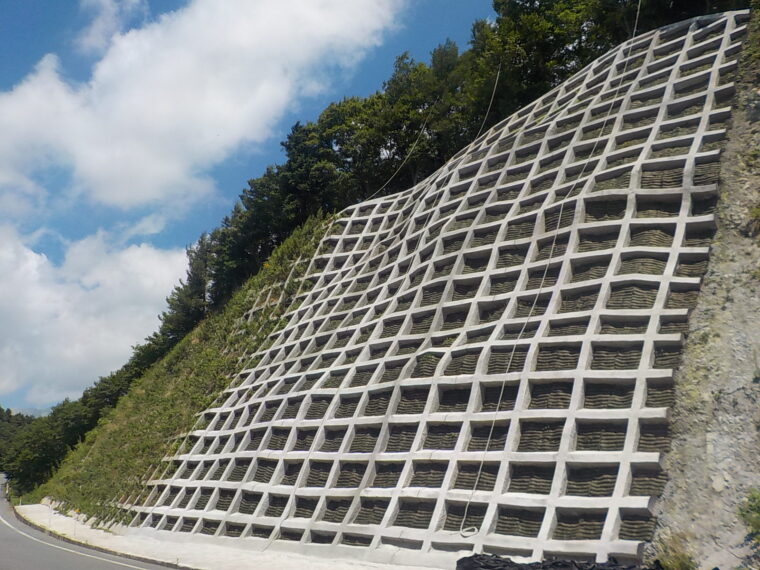 東北中央道道路改良工事